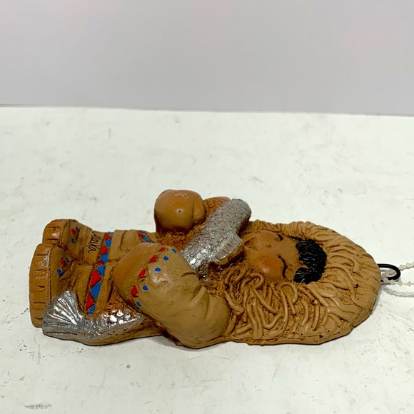 Vintage Alaskan Eskimo husky ornament - Picture 12 of 12